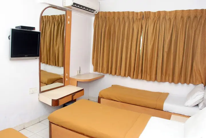 Мумбаи: Hotel Kamran Residency - Near US Embassy