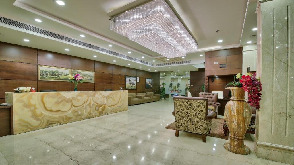 Джайпур: POLO Inn & Suites