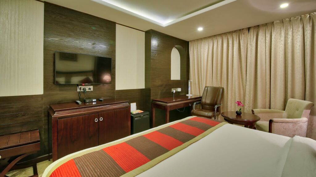Джайпур: POLO Inn & Suites