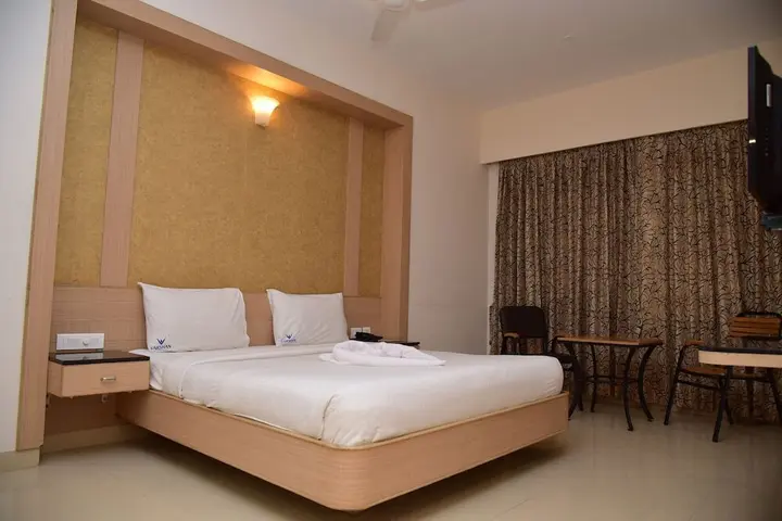 Эроде: Hotel Varshan International