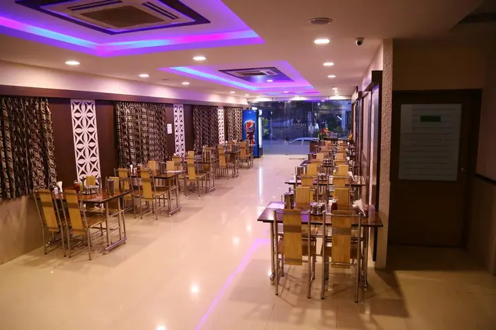 Эроде: Hotel Varshan International