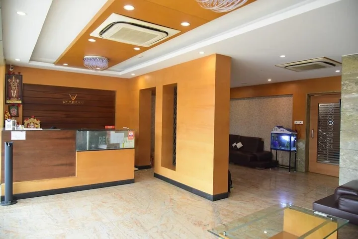 Эроде: Hotel Varshan International