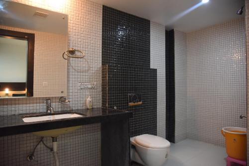 Гайя: Hotel Satyam International
