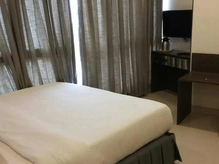Мумбаи: OYO 8690 Hotel Kalpana Elite