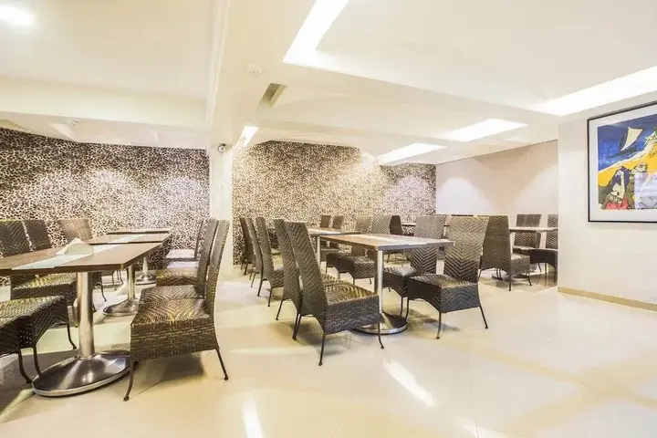 Мумбаи: OYO Premium Mumbai International Airport 3