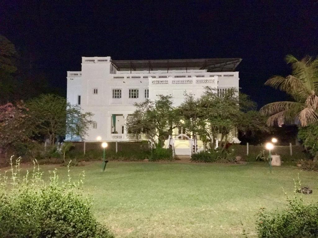 Химатнагар: Dowlat Villas Palace-The Heritage