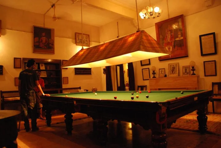 Караули: Bhanwar Vilas Palace