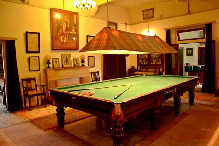 Караули: Bhanwar Vilas Palace