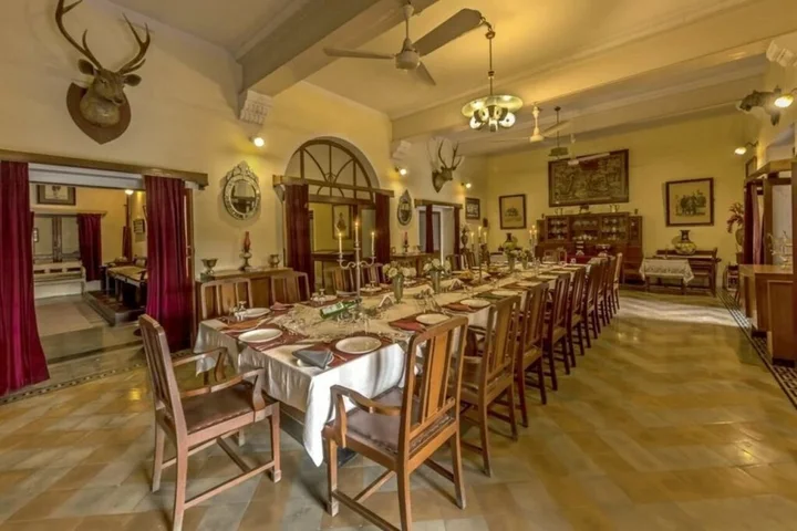 Караули: Bhanwar Vilas Palace