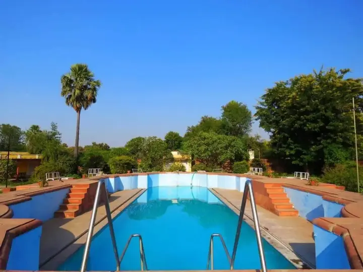 Караули: Bhanwar Vilas Palace
