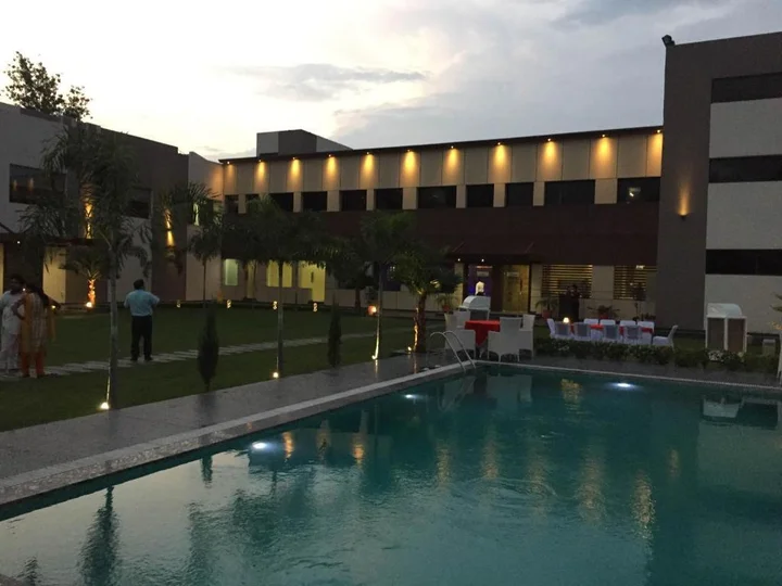 Хошиарпур: Hotel Royal Plaaza
