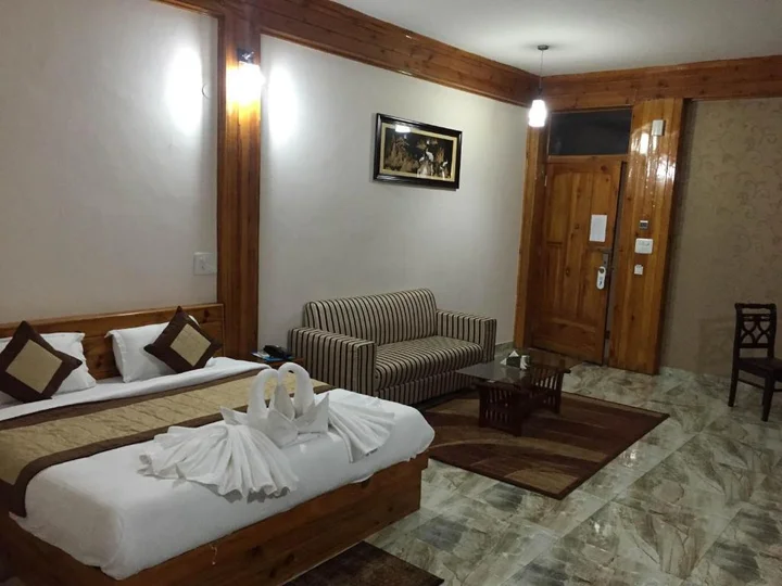 Хошиарпур: Hotel Royal Plaaza