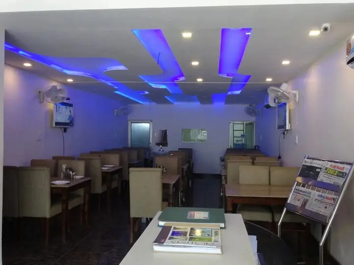 Зиракпур: The Shradha Hotel
