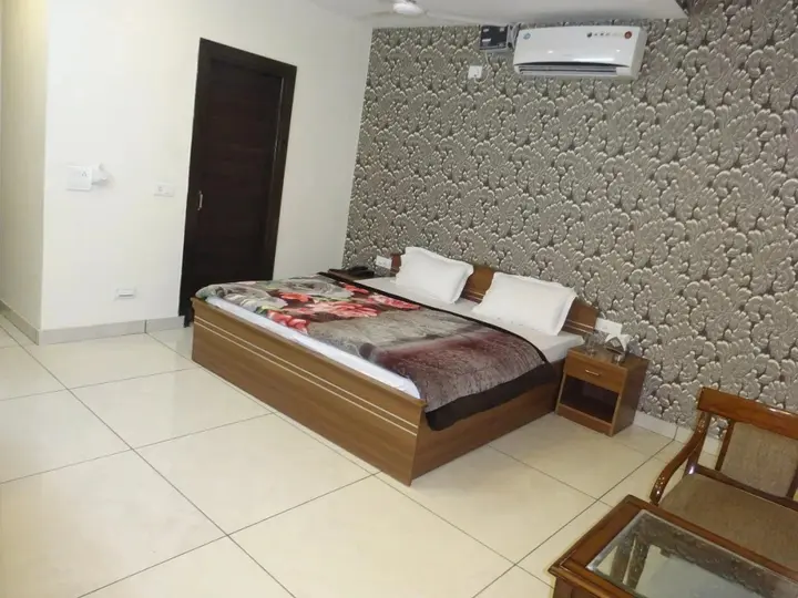 Зиракпур: The Shradha Hotel