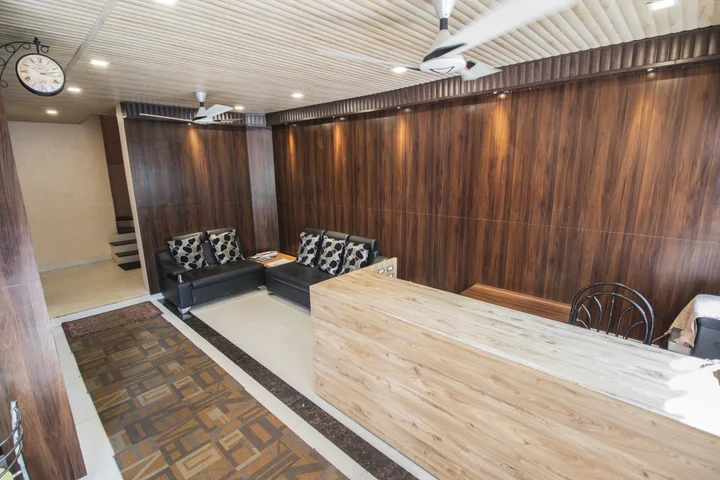 Пачмарай: Hotel Meghdoot