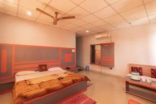 Пачмарай: Hotel Meghdoot