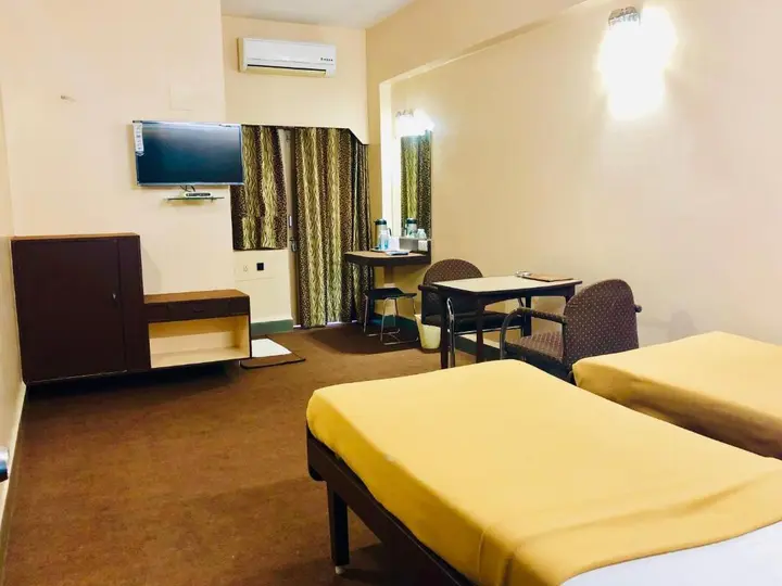 Сурат: Hotel Hospice