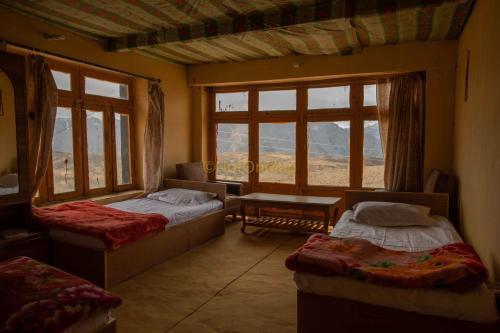 Каза: Hotel Delek House