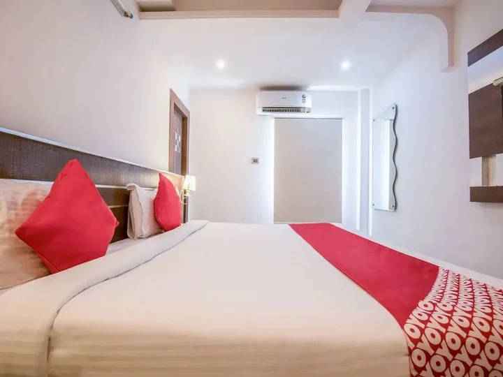 Висакхапатнам: OYO 16930 Madhura Inn