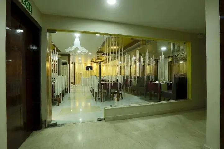 Гувахати: Hotel SJ International