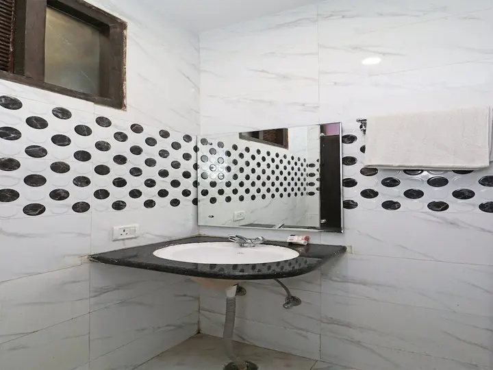 Матхура: OYO 11426 Hotel Jyoti Residency