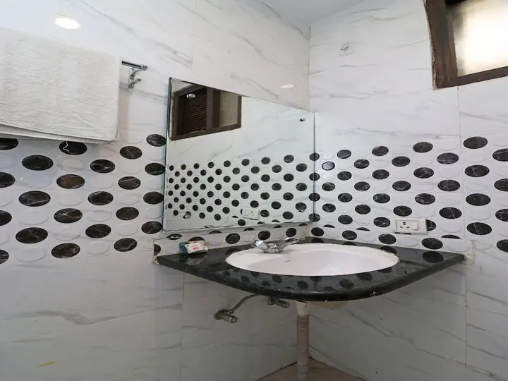 Матхура: OYO 11426 Hotel Jyoti Residency