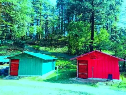 Массури: Northern Adventure Camp & Cottages
