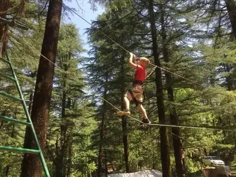 Массури: Northern Adventure Camp & Cottages