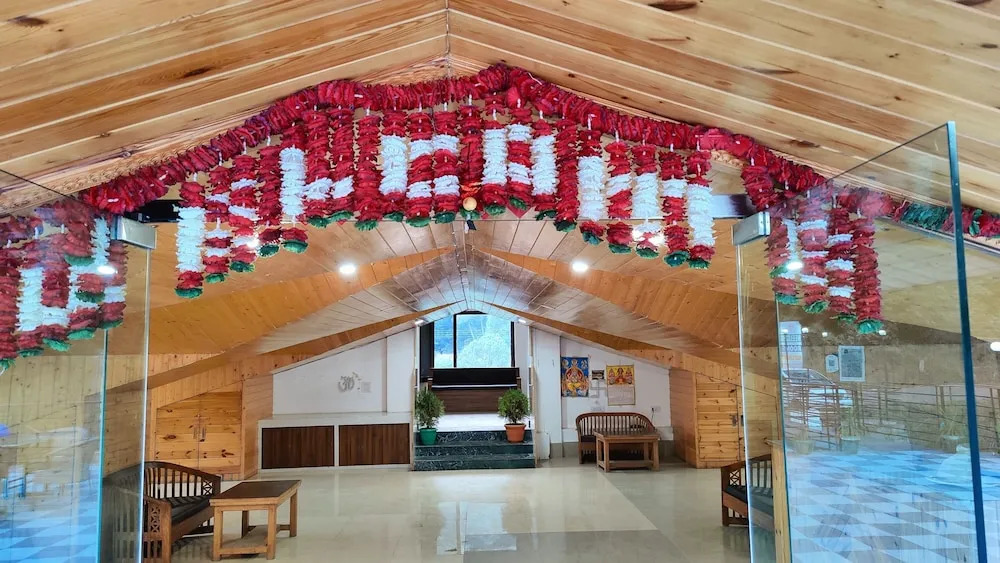 Казаули: Neel Giri Resort