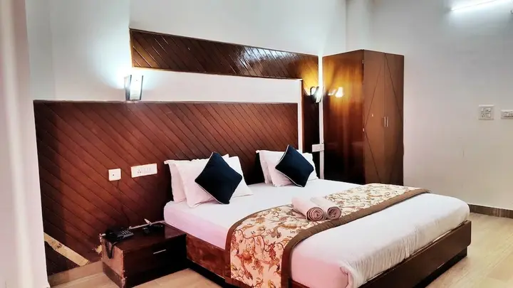Казаули: Neel Giri Resort