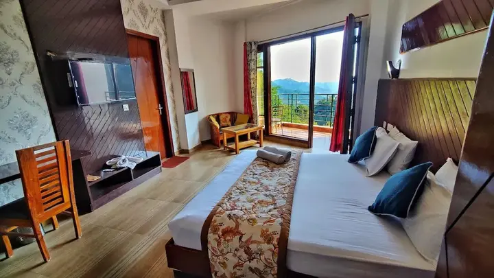 Казаули: Neel Giri Resort