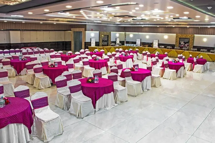 Патна: The AVR Hotels & Banquets