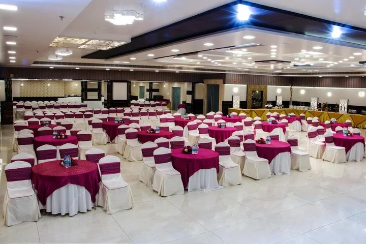 Патна: The AVR Hotels & Banquets