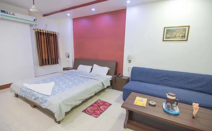 Сатна: Hotel Apaar Residency