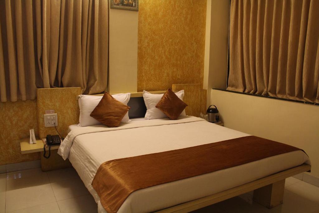 Нашик: Hotel Cool Palace