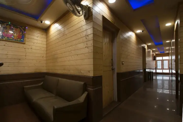 Шринагар: Chinar Comforts