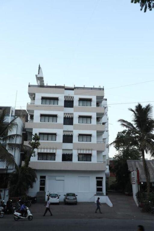 Сурат: STARiHOTELS Railway Station Surat