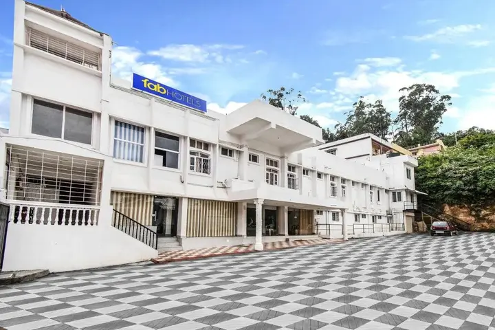 Ути: Hotel Zion International