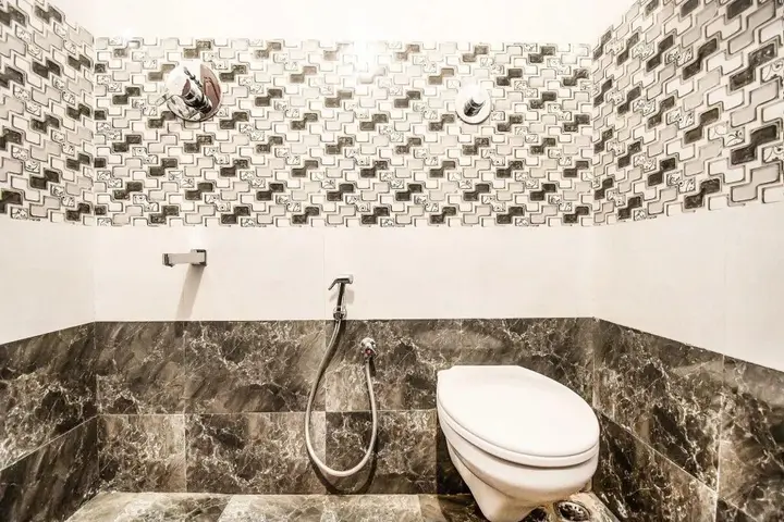 Ути: Hotel Zion International