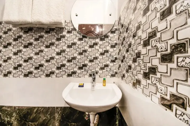 Ути: Hotel Zion International