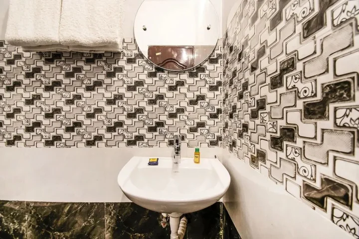 Ути: Hotel Zion International