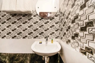 Ути: Hotel Zion International
