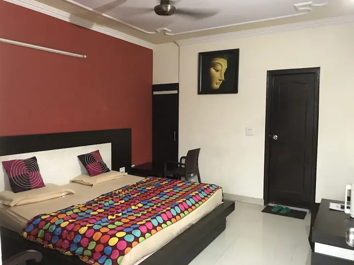 Гуруграм: Oyo 27864 Hotel Samrat
