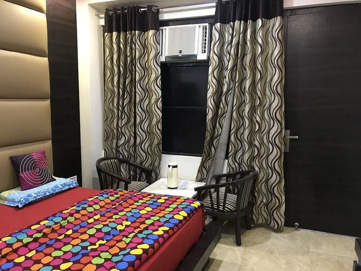 Гуруграм: Oyo 27864 Hotel Samrat