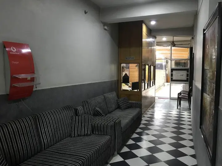 Гуруграм: Oyo 27864 Hotel Samrat