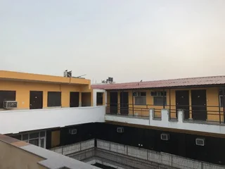 Гуруграм: Oyo 27864 Hotel Samrat