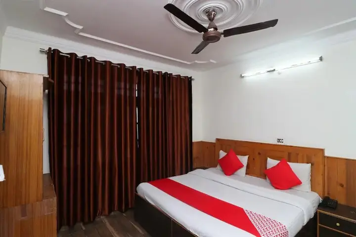 Дармсала: OYO 4605 Hotel Aakarsh