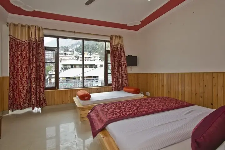 Дармсала: OYO 4605 Hotel Aakarsh