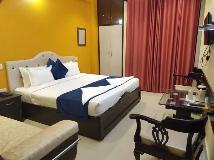 Ришикеш: Hotel Paras Plaza