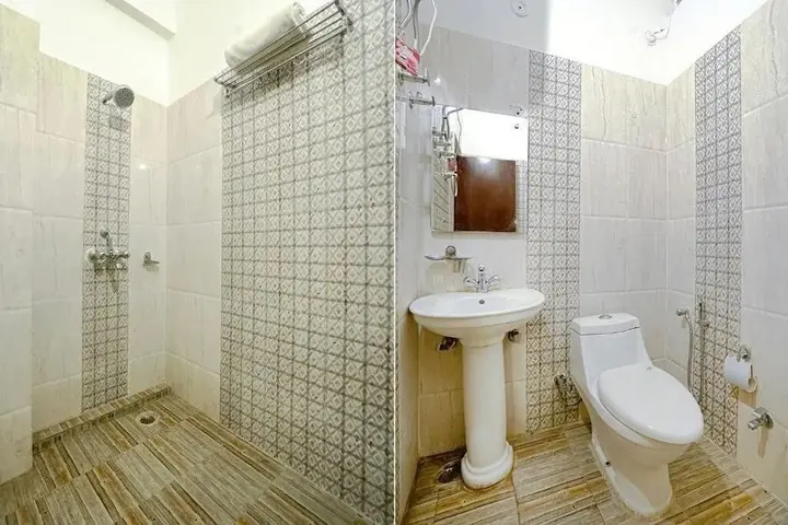 Ришикеш: Hotel Paras Plaza